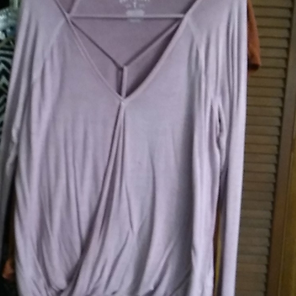 Lightweight  Top - Picture 2 of 2